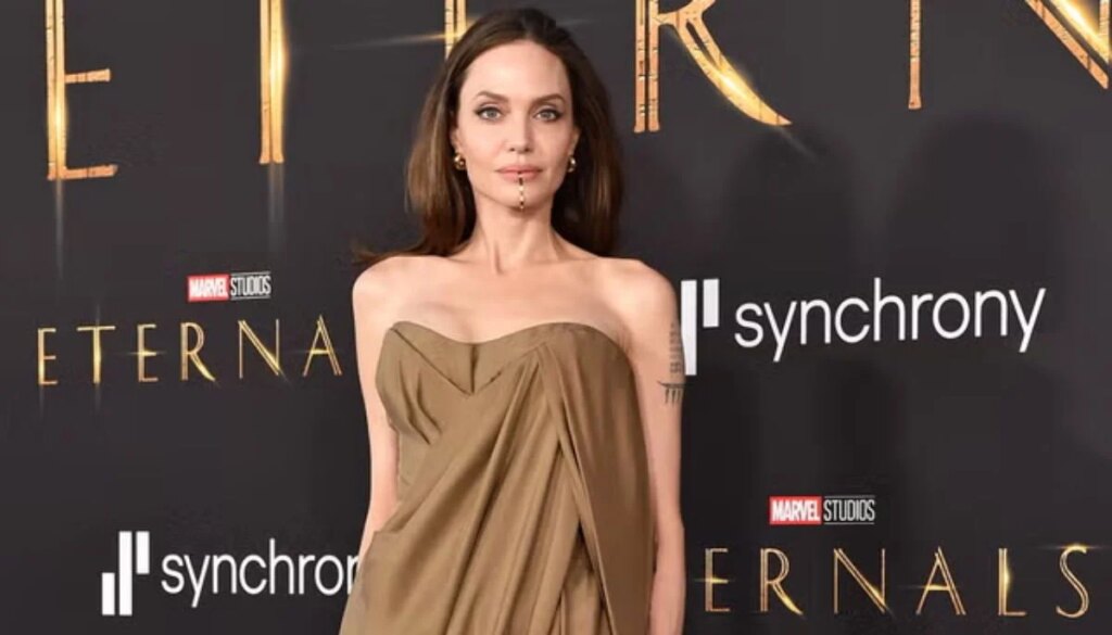 Angelina Jolie is single since divorce from Brad Pitt Angelina Jolie is single since divorce from Brad Pitt