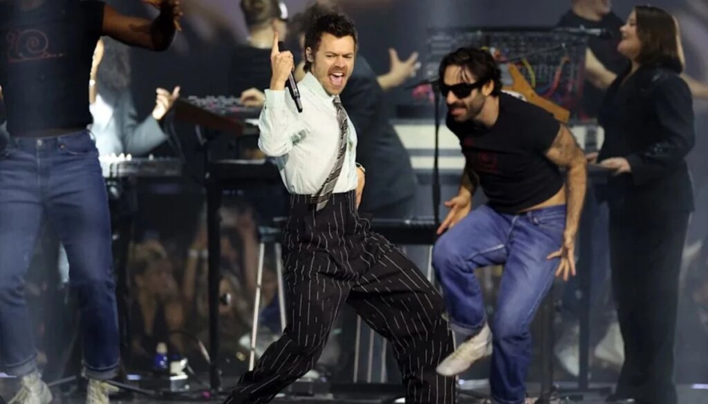 Harry Kinds opens BRITs with electrifying ‘Aperture’ efficiency Harry Styles opens BRITs with electrifying ‘Aperture’ performance