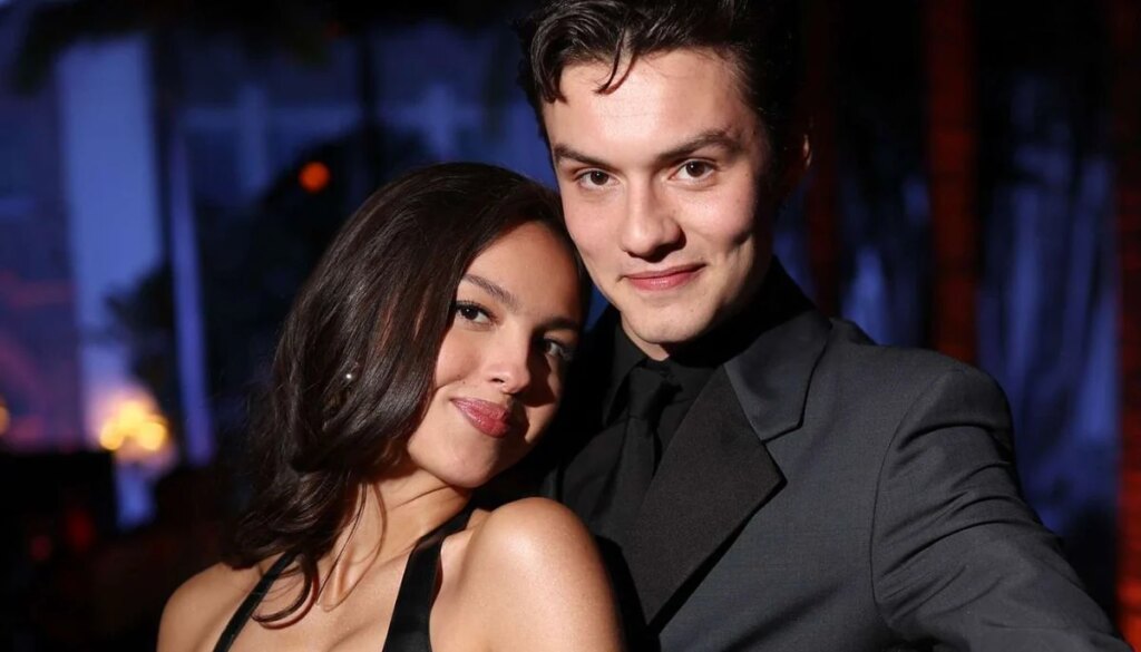 Olivia Rodrigo noticed with thriller companion after Louis Partrid… Olivia Rodrigo spotted with mystery companion after Louis Partrid...